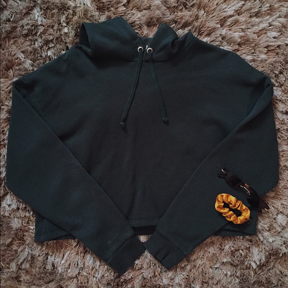 H&M cropped hoodie💚